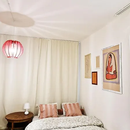 Charming Vintage With A Private Patio Apartament